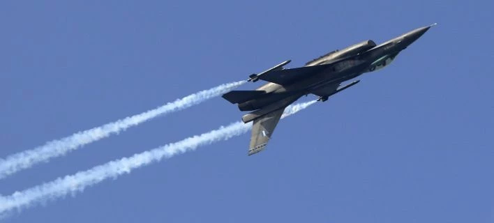 Οι Ελληνες πιλότοι στα καλύτερά τους -Το F-16 που μάγεψε την Κρήτη (εικόνες)